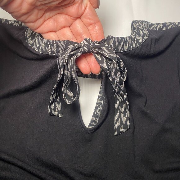 Fortune + Ivy Dani Mixed Material Black Blouse Womens M Keyhole Tie Back Cap EUC - Picture 7 of 9